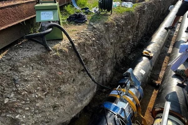 Einbau von Warmwasser-Rohrkupplungen am Übergang des Dampfzweiges II. zur Warmwasserleitung Olomouc – Abschnitt I (METROSTAV DIZ)